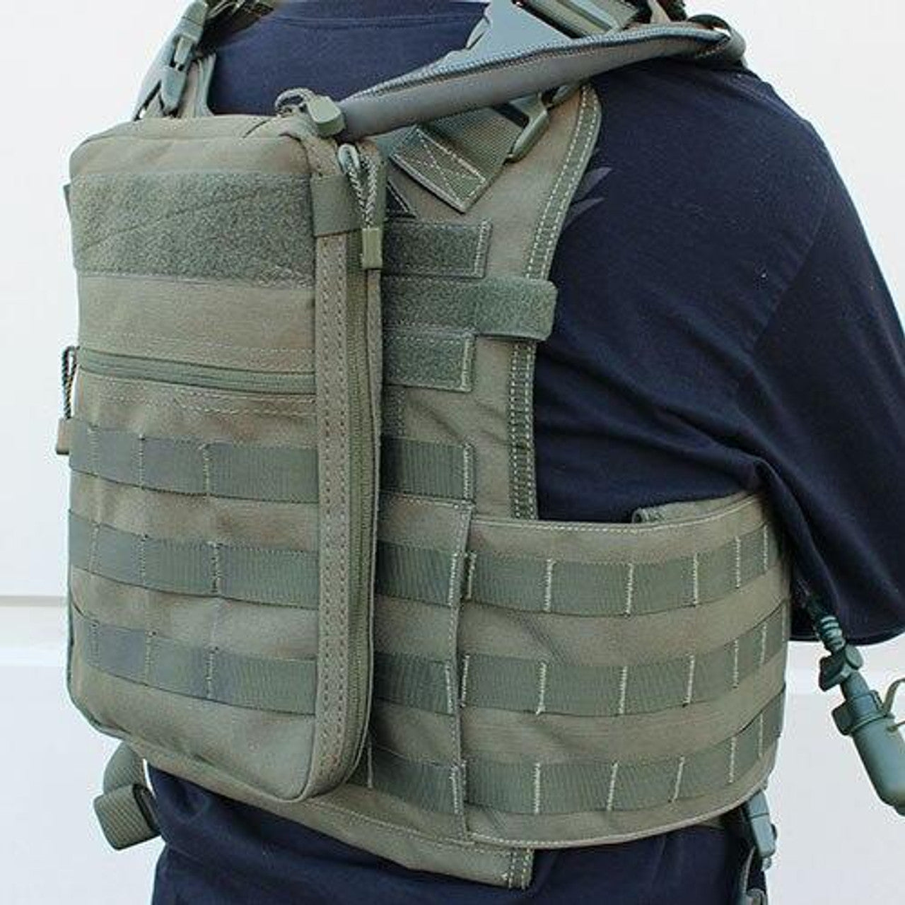 Condor Tidepool Hydration Carrier with hydration tube outlet and adjustable shoulder straps, OD Green"